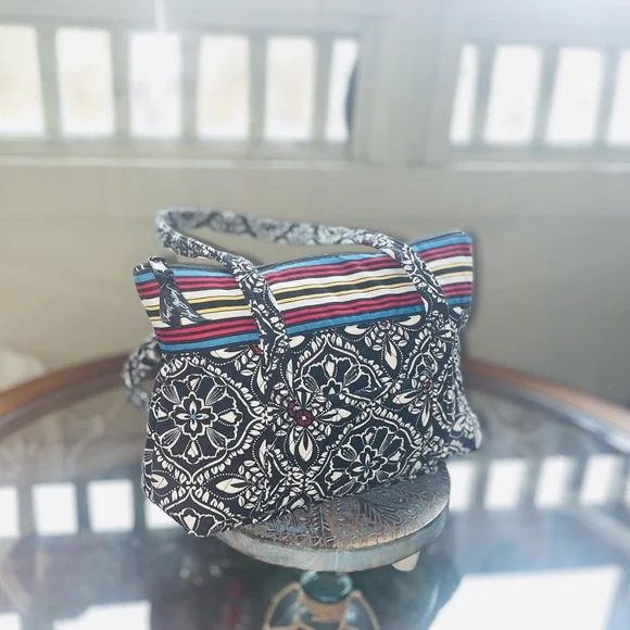 🌹🌻Vera Bradley🌻🌹- Retired Pattern-Barcelona- Small Purse/Bag - Picture 4 of 14